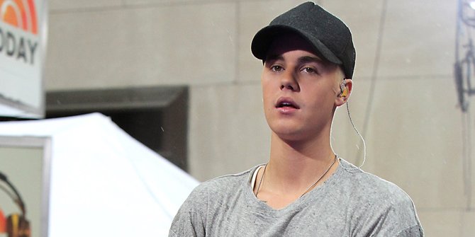 Justin Bieber Merasa Depresi, Apa Penyebabnya ?